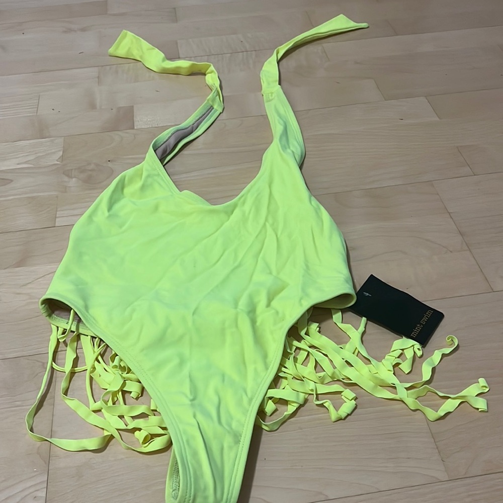 Mint swim yaya